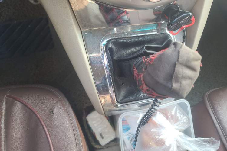 Used BYD S6 2011 2.0L Manual Luxury Edition
