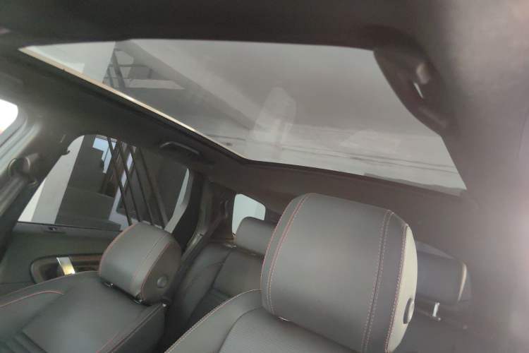 Used Land Rover Discovery Sport 2021 249 PS R-Dynamic S Performance Edition Headliner