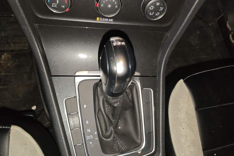 Used Volkswagen Golf 2019 200TSI DSG Comfort & Ambition Edition China VI Standard
