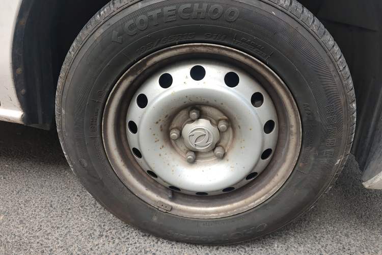 Used Dongfeng Shuaike 2014 1.5L Manual Standard 5-Seater China V Emission Standard