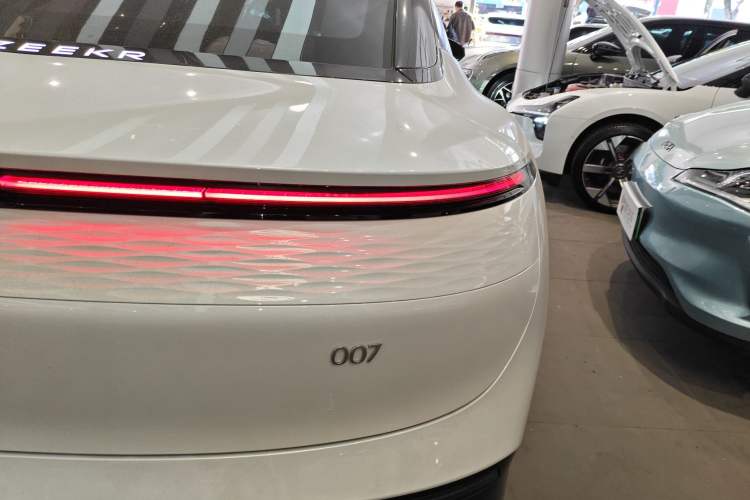 Used Zeekr 007 2025 Rear-Drive Intelligent Driving Version 75 kWh Right Rear Taillight