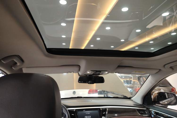 Used GAC Trumpchi GS8 2017 320T Two-Wheel Drive Luxury Smart Connectivity Version (7 Seats)