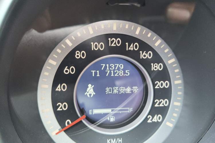 Used Bestune X80 2013 2.0L automatic comfort version Odometer Close Up