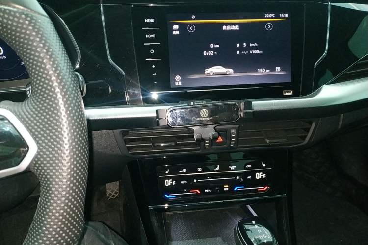 Used Volkswagen Passat 2023 Revised 330TSI Elite Edition Audio And AC Panel