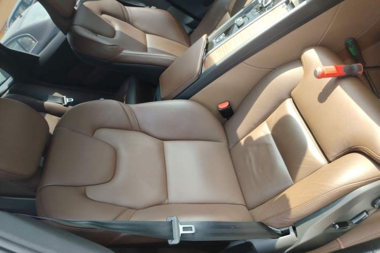 Used Volvo XC60 2023 B5 4x4 Smart Luxury Edition