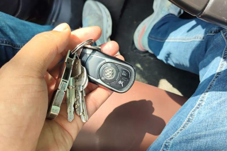 Used Buick Envision 2018 20T Two-Wheel Drive Luxury Model Vehicle Key