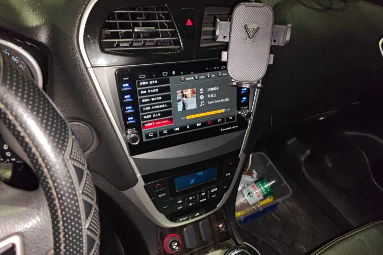 Used GAC Trumpchi GS5 Super 2015 2.0L Manual Two-Wheel Drive Elite Edition
