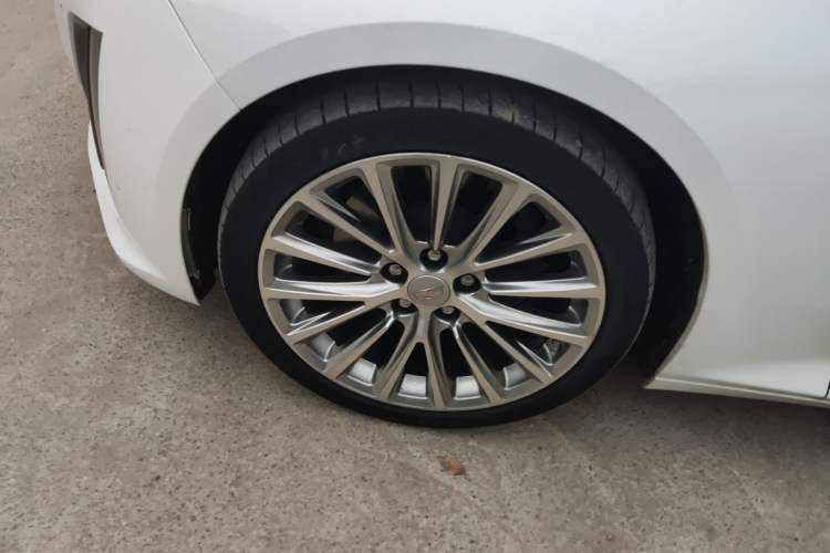 Used Cadillac CT5 2021 28T Prestige Edition Left Front Wheel Hub