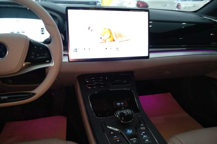 Used BYD Han 2025 DM-i 125KM Prestige Model
