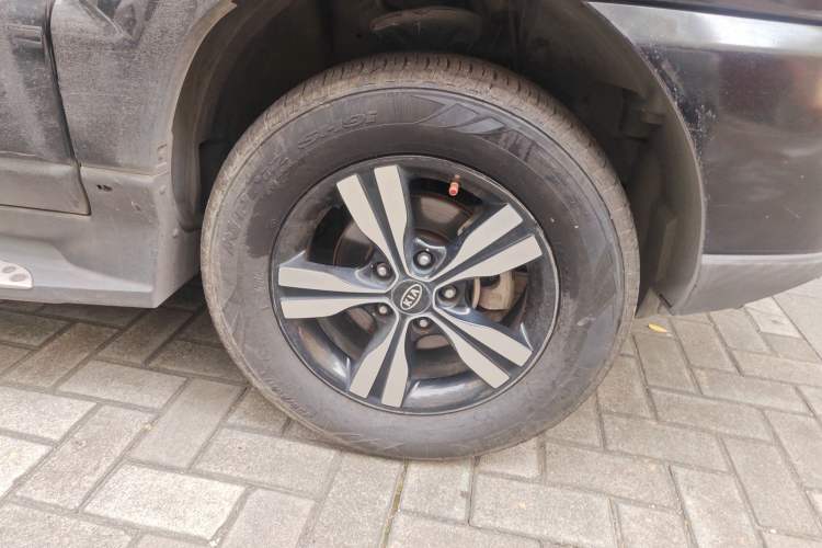 Used Kia Sportage 2012 2.0L Automatic Two-Wheel Drive GLS Right Front Wheel Hub