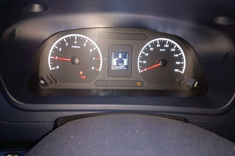 Used FORTHING Lingzhi PLUS 2024 1.5T Manual Luxury 9-Seater
