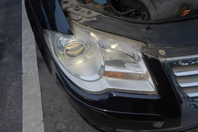 Used Volkswagen Touran 2008 2.0L Zhiya Edition Automatic 5 Seats Right Front Headlight