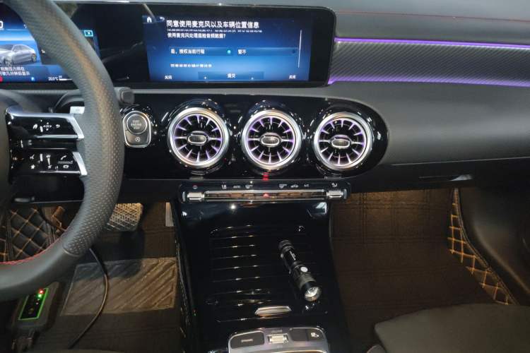 Used Mercedes-Benz A-Class 2024 Updated A 200 L Fashion Version Audio And AC Panel