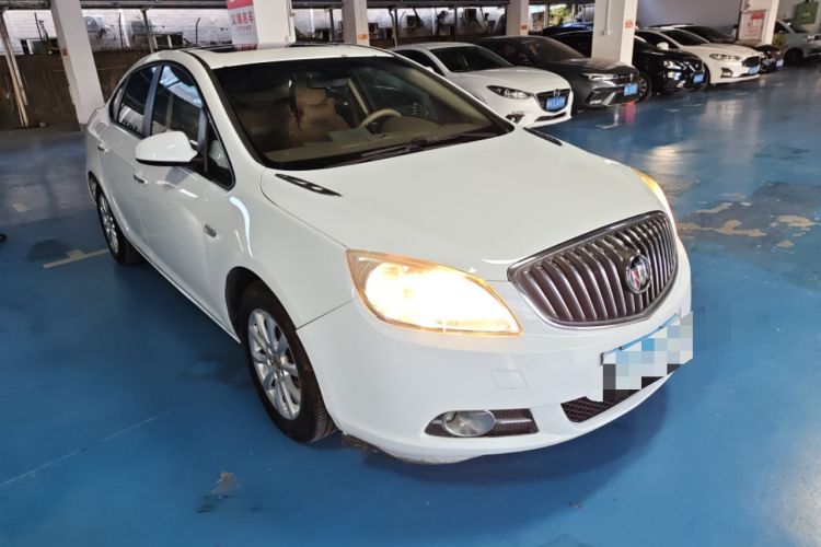 Used Buick GT 2013 GT 1.6L Automatic Fashion Edition Front Right 45 Deg