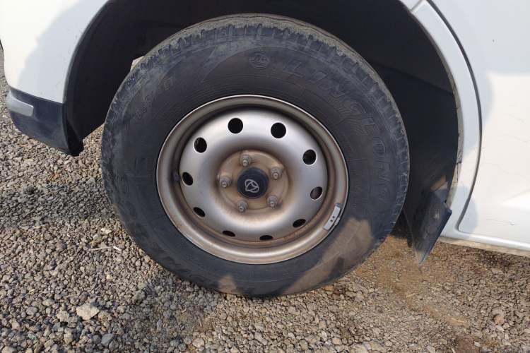 Used CHANGAN KAICHENG Ruixing EM80 2024 Comfort-Style 6-Seater 41.86 kWh Left Front Wheel Hub