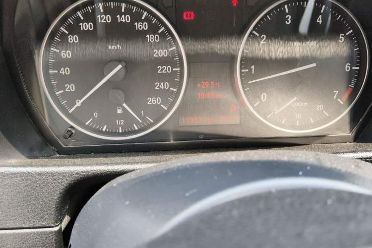 Used BMW X1 2014 sDrive18i Fashion Model Odometer Close Up