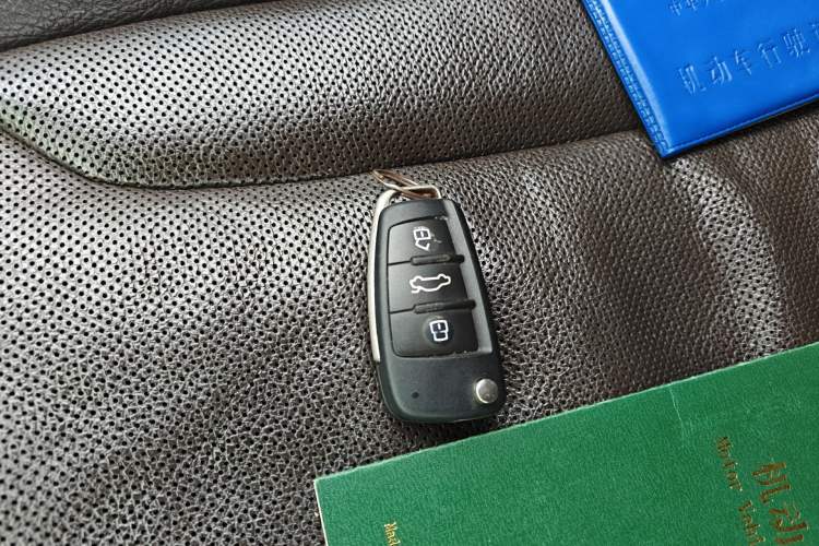 Used Audi Q7 2014 35 TDI Sport Edition Vehicle Key