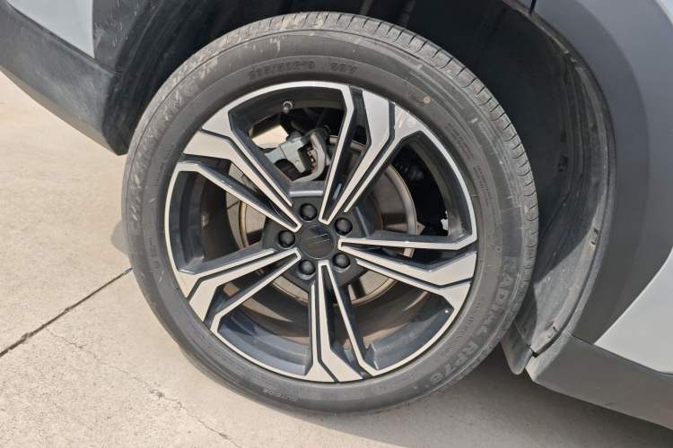 Used Geely Galaxy L7 2025 EM-i 115km Exploration+ Edition Right Rear Wheel Hub