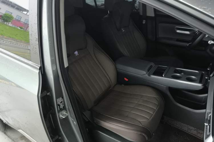 Used AION Y 2023 Plus 510 Enjoy Edition Right Front Seat