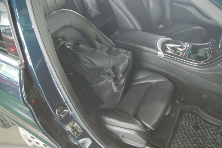 Used Mercedes-Benz GLC 2019 GLC 260 L 4MATIC Dynamic Model Right Front Seat