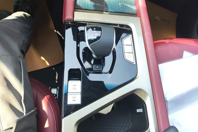 Used JETOUR X70 2023 1.5T DCT Beyond PRO+ Edition 5-Seater