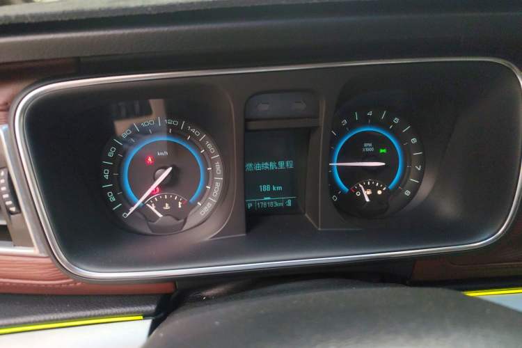 Used Buick GL8 2015 2.4L Luxury Business Premium Edition
