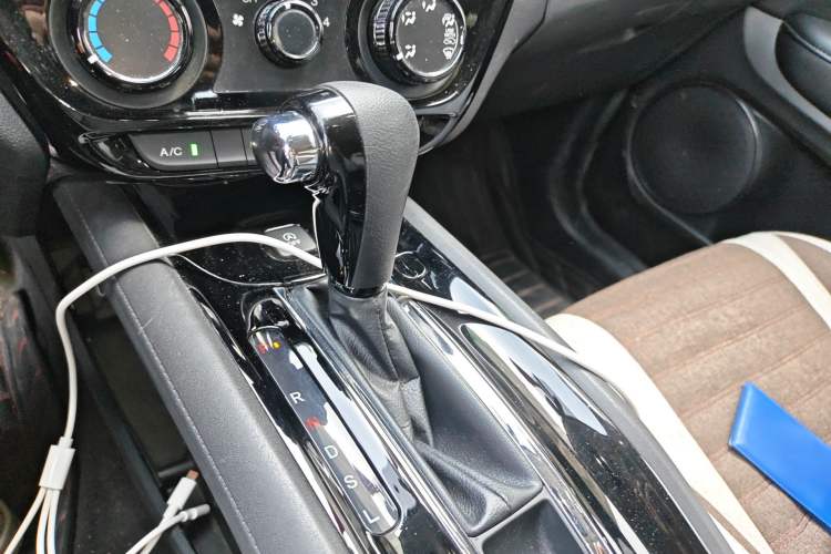 Used Honda Vezel 2020 1.5L CVT Pioneer Edition
