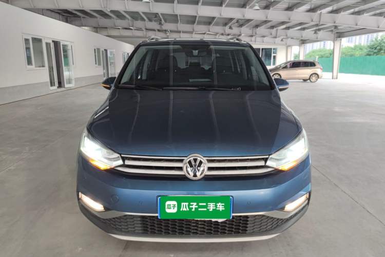 Used Volkswagen Touran 2018 Volkswagen Touran L 280TSI DSG Boundary Edition 7 Seats China VI Standard
