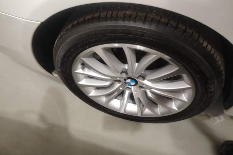 Used BMW 5 Series 2014 525Li Luxury Design Package