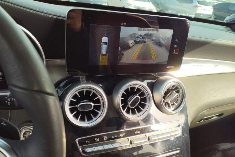 Used Mercedes-Benz GLC 2020 Facelifted GLC 260 L 4MATIC Dynamic Edition Audio And AC Panel