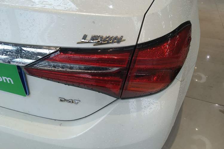 Used Toyota Levin 2017 Revised 185T CVT Leading Edition China V Standard Right Rear Taillight