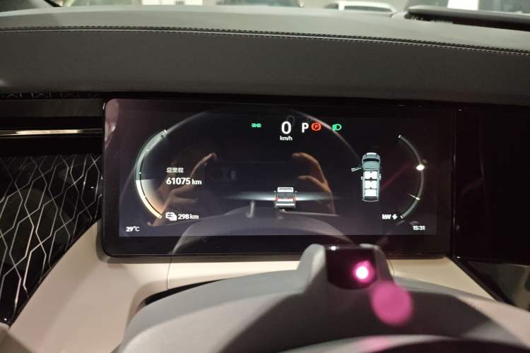 Used Zeekr 009 2022 WE Edition Instrument Cluster