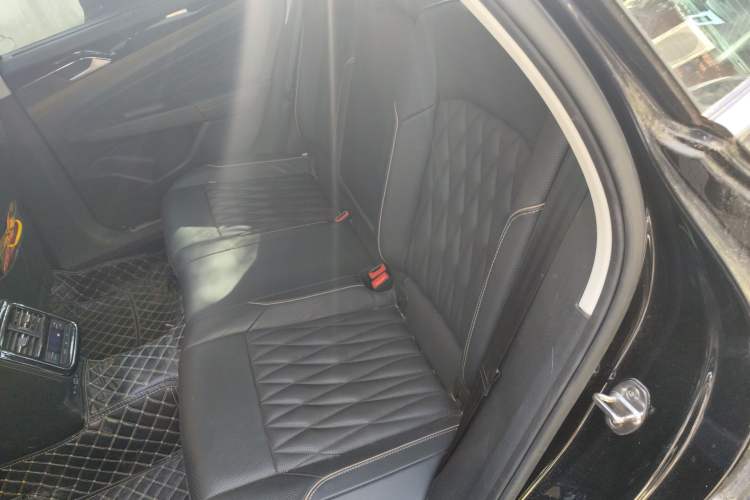 Used Volkswagen Passat 2020 330TSI Luxury Edition China VI
