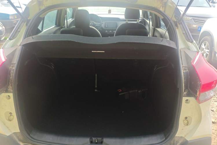 Used Nissan Kicks 2020 1.5L XL CVT Cool Enjoyment Edition