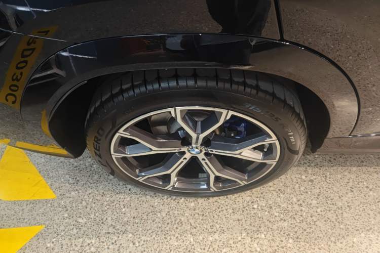 Used BMW X6 2022 Second Facelift xDrive40i M Sport Package Exterior 5