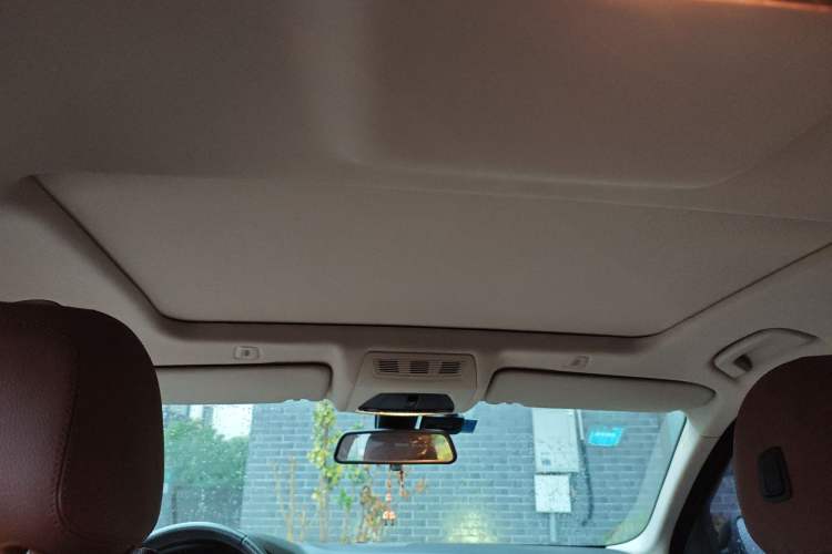 Used BMW 5 Series 2014 520Li Elegant Model