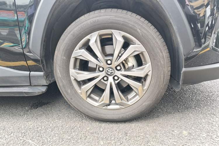 Used Toyota RAV4 2023 2.0L CVT Two-Wheel Drive Fashion Plus Edition
