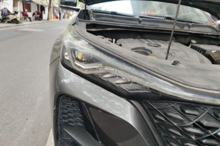 Used CHANGAN CS75 PLUS 2020 1.5T Automatic Luxury Version Right Front Headlight