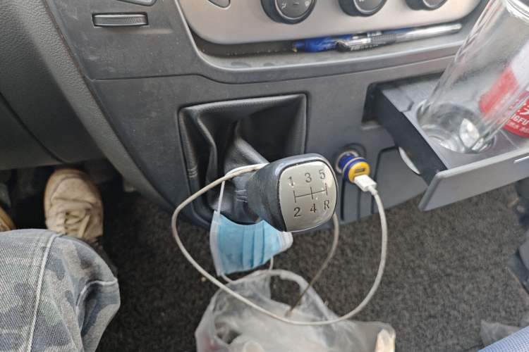 Used SAIC MAXUS Xintu V80 2016 2.5T Manual Aoyuntong National IV Long Wheelbase Mid-Height 7-Seater