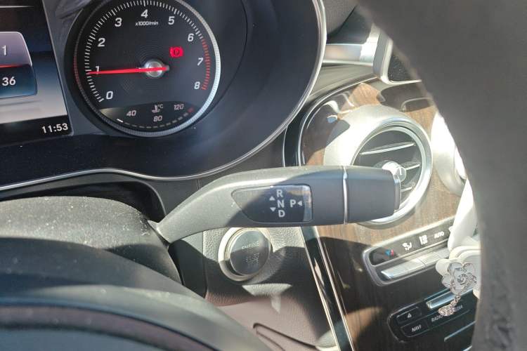 Used Mercedes-Benz GLC 2017 GLC 260 4MATIC Luxury Model Gear Lever