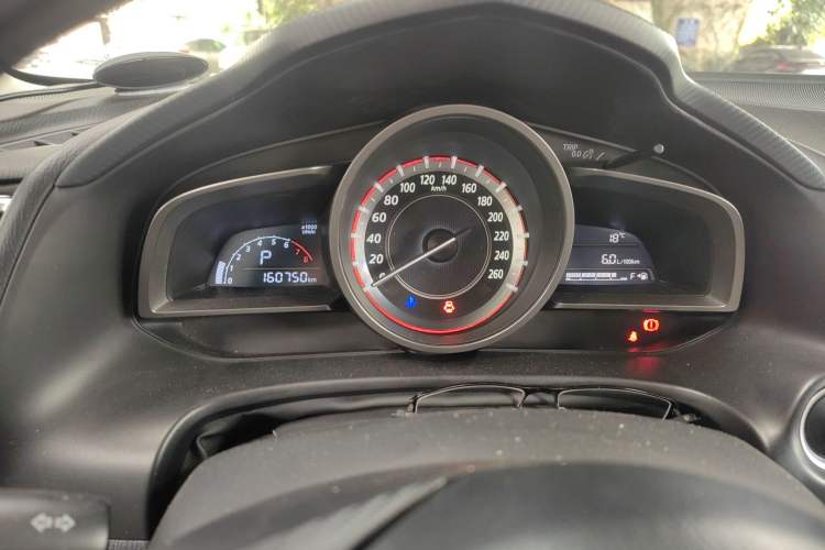 Used Mazda 3 Axela 2016 Sedan 1.5L Automatic Comfort Model