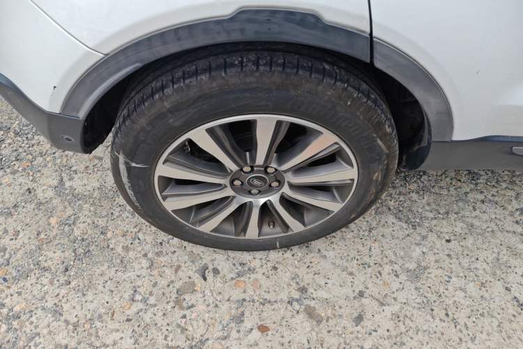 Used Land Rover Range Evoque 2018 240 PS SE Smart Brilliance Edition Right Rear Wheel Hub