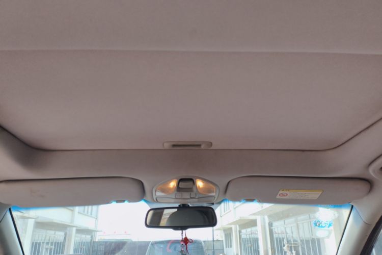 Used Hyundai Santa Fe 2013 2.4L Manual Two-Wheel Drive Comfort Version Headliner