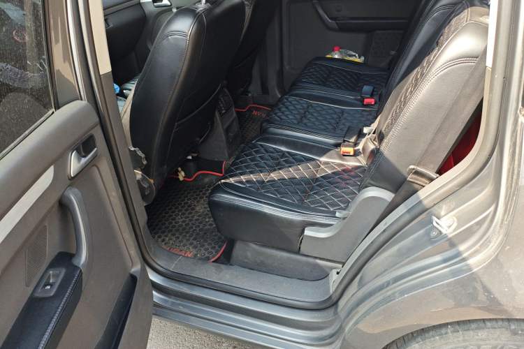 Used Volkswagen Touran 2015 1.4T Manual Fashion Edition 5-Seater Left Rear Seat