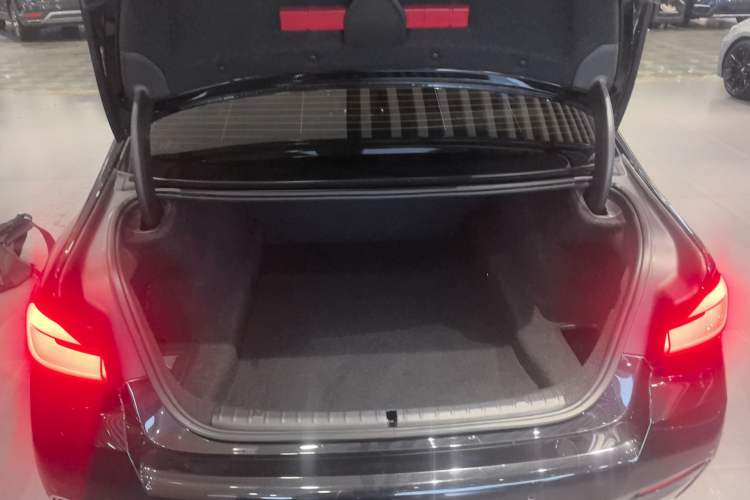 Used BMW 5 Series 2021 530i M Sport Package Trunk