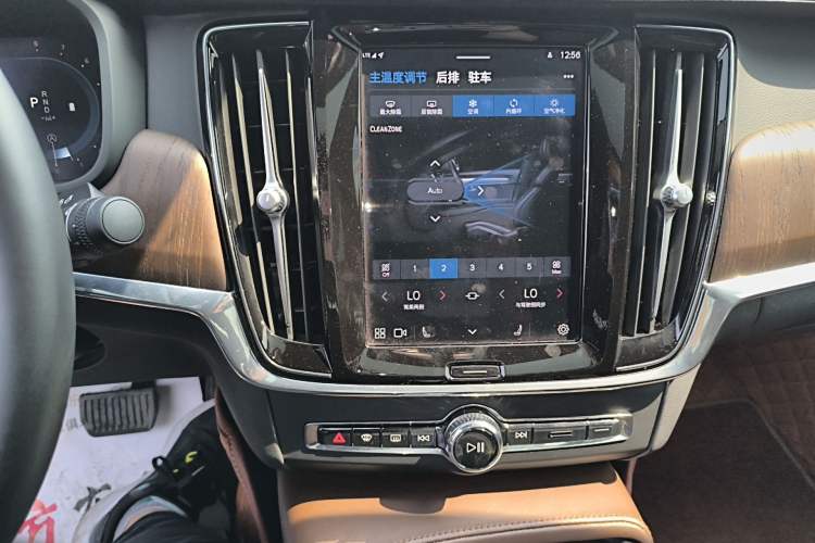 Used Volvo S90 2023 B5 Zhiyuan Luxury Edition