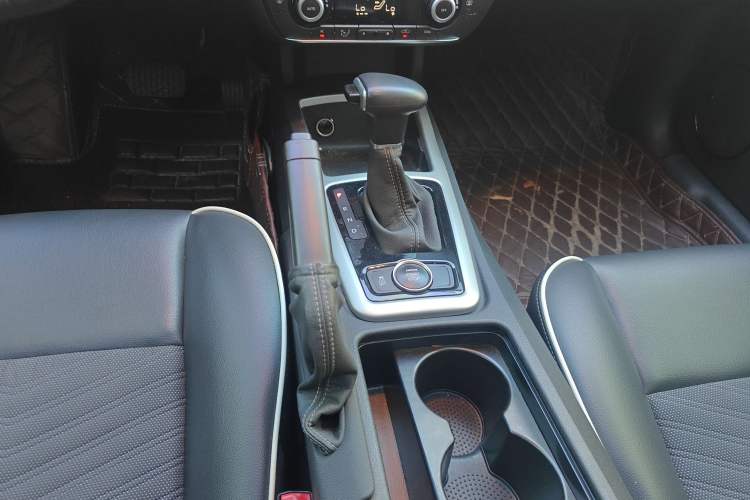 Used Qoros 3 2016 Hatchback 1.6L Automatic Zhiyue Model