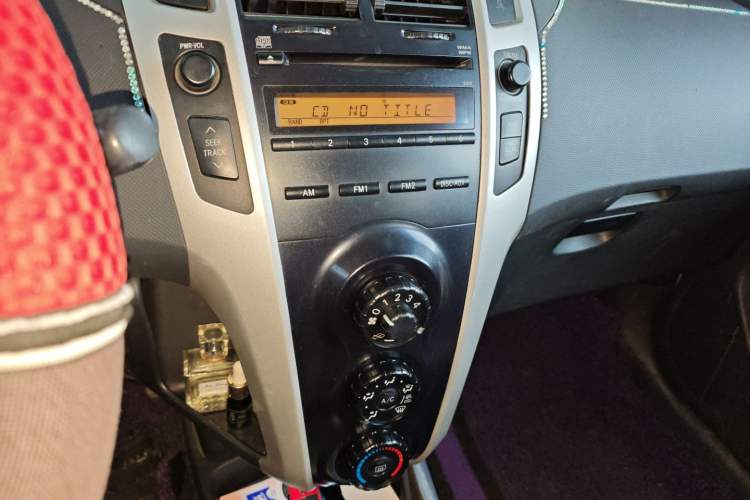 Used Toyota Yaris 2011 1.6E Automatic Charm Edition Audio And AC Panel