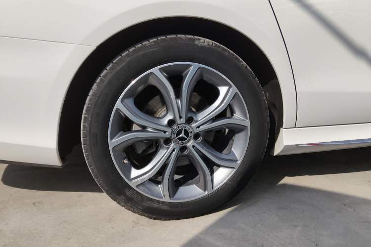 Used Mercedes-Benz E-Class 2021 E 300 L Sporty and Stylish Model