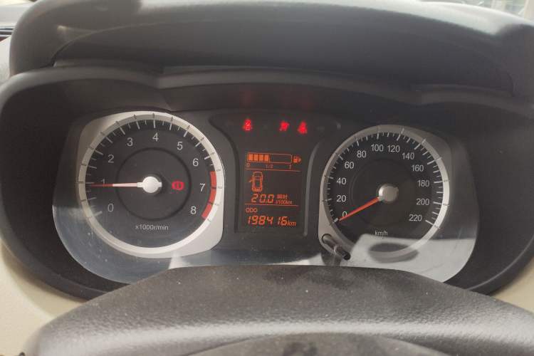 Used Venucia R50 2013 1.6L Manual Luxury Edition
